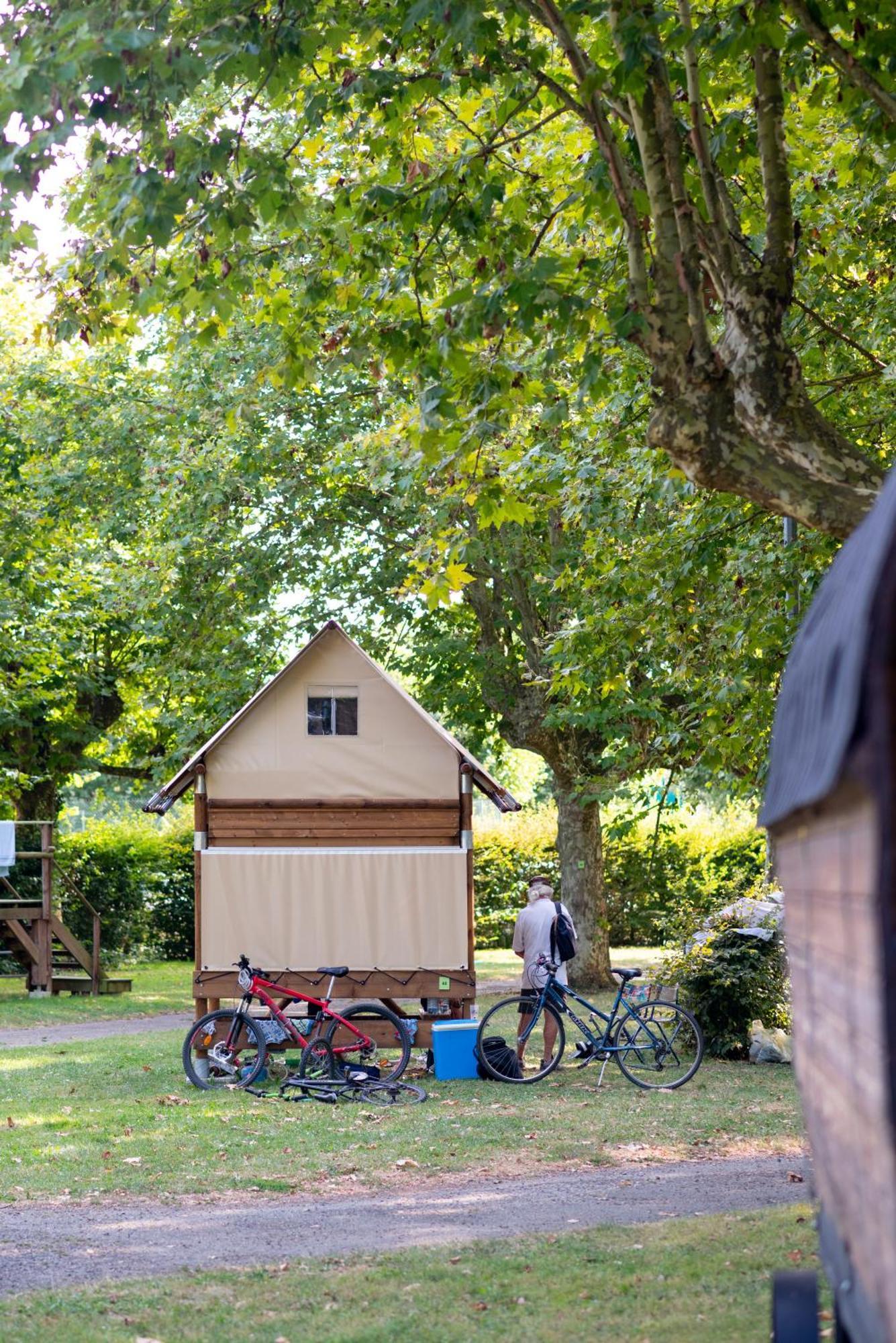 Camping De Thoissey *** Exterior foto